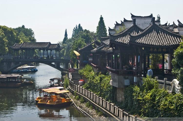 楼盘卖不出去降价抛售就是“扰乱市场”了吗？有什么更好的处理办法？游戏画面
